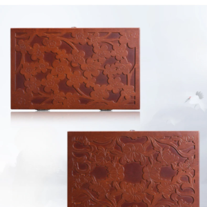 Boite a bijoux en bois sculpté