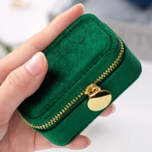 Mini boite à bagues en velours